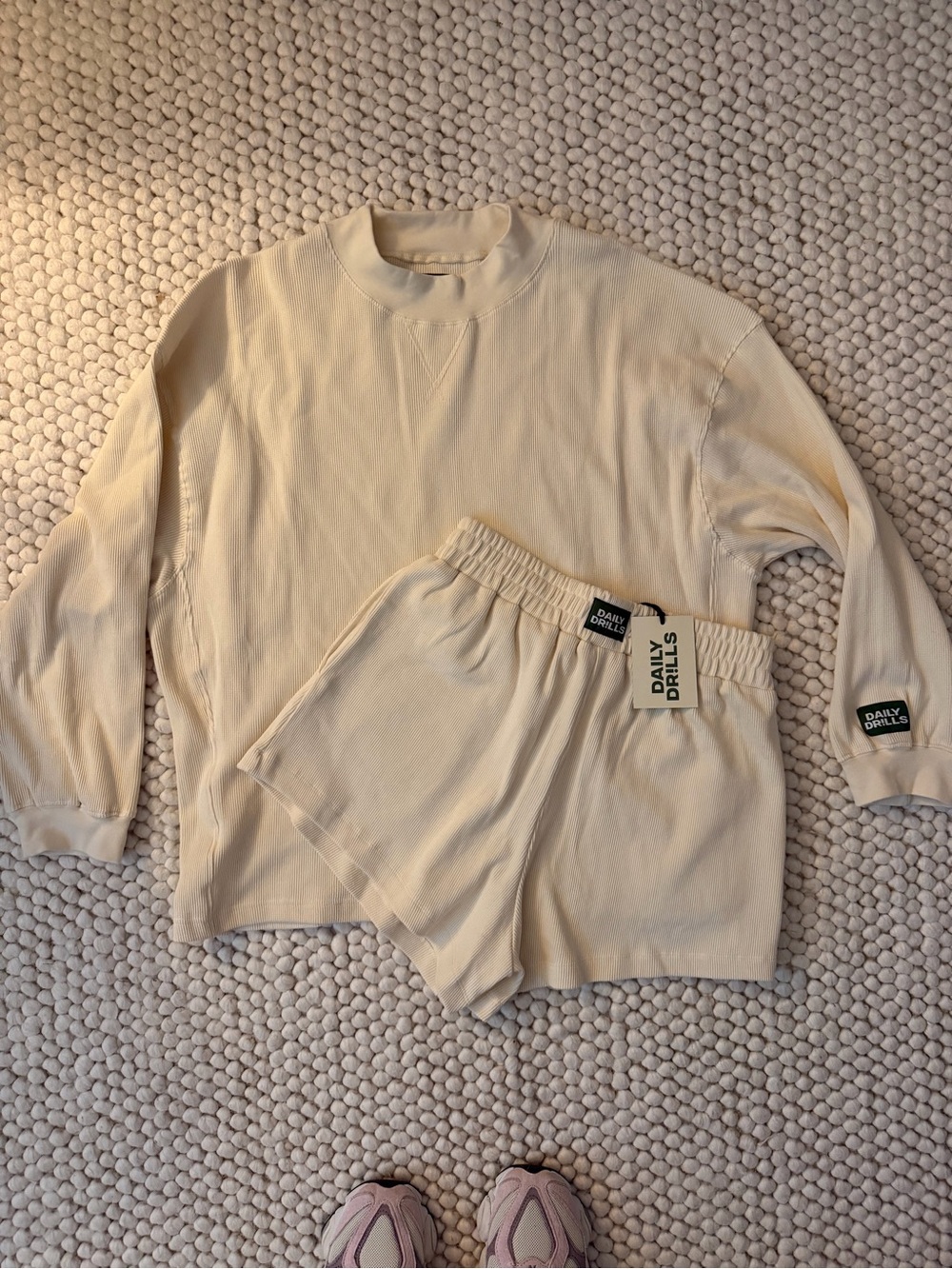 Daily Drills 2026 Drop Oversized Thermal Crew Shorts Set M/L
SAND NWT - Picture 3 of 4